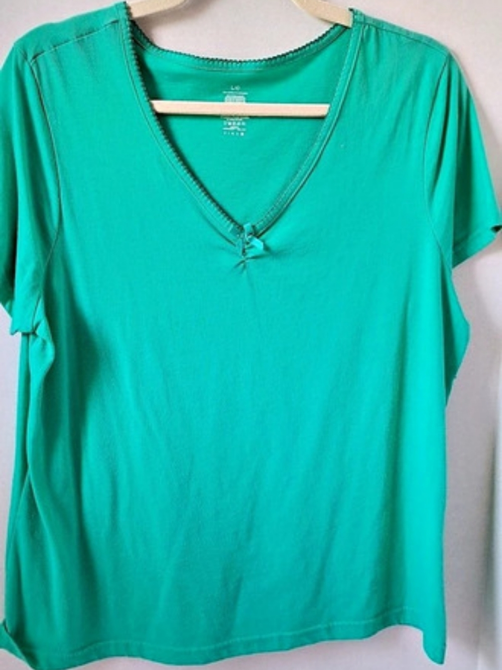 PINK V-Neck Short Sleeve Top in Green Size Medium
